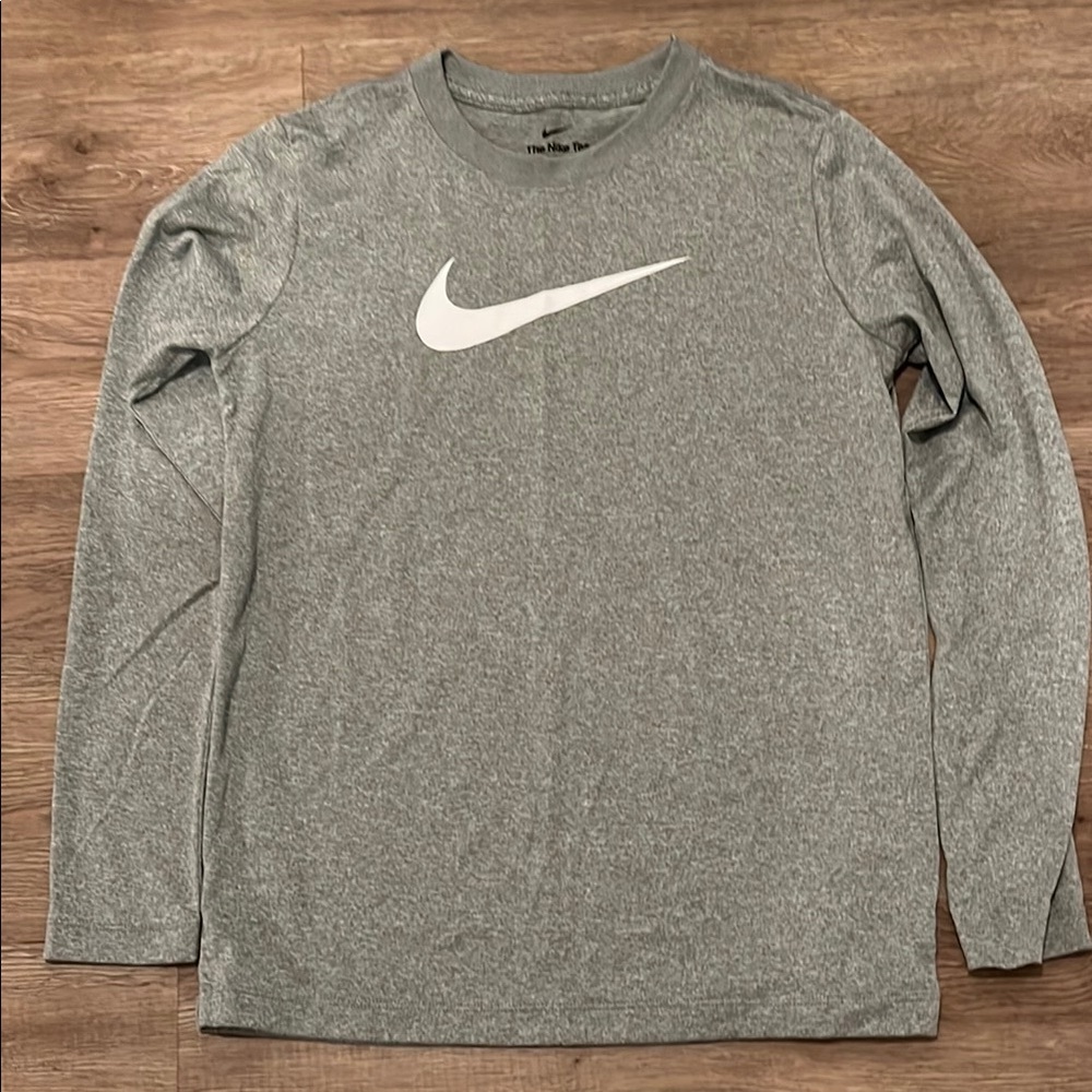 Nike Boys Heather Gray Long Sleeve Tee